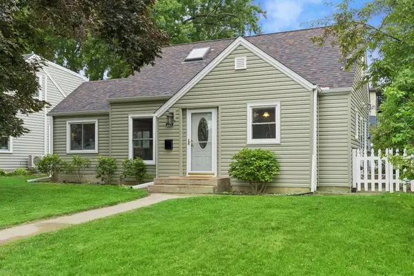 253 Washburn Avenue N, Minneapolis, MN 55405