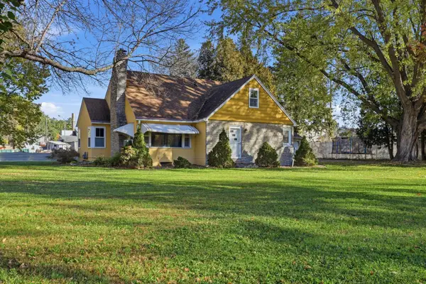 230 Mcleod Avenue W, Winsted, MN 55395