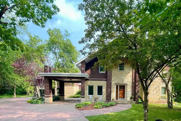3720 Denmark Court E, Eagan, MN 55123