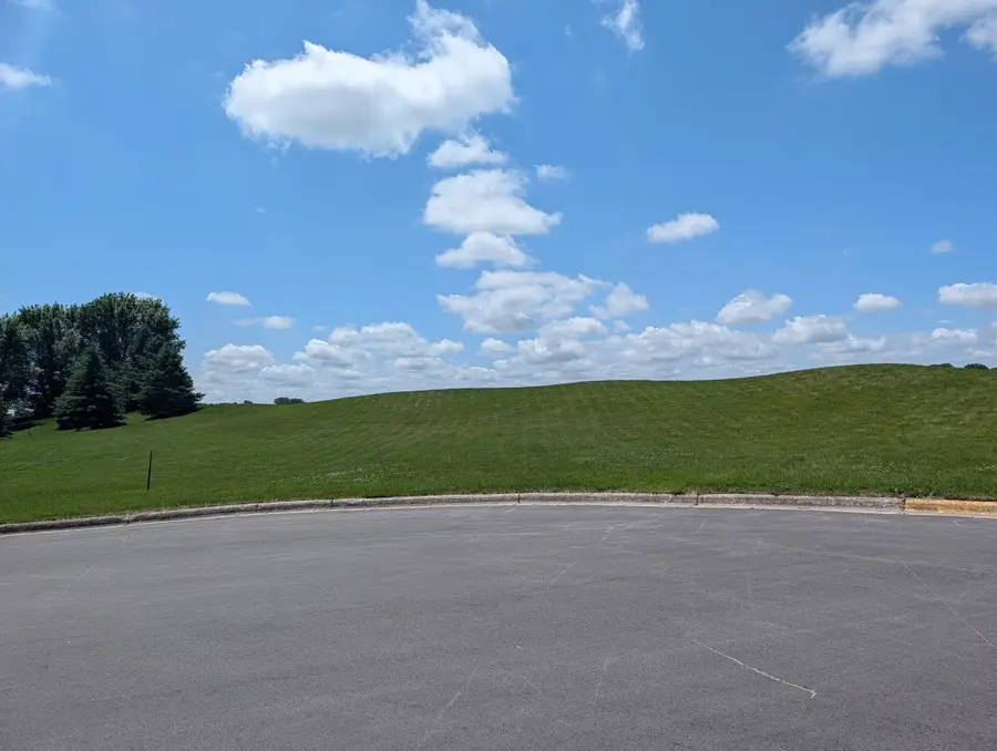 101 32nd Avenue Ne, Willmar, MN 56201 - #3