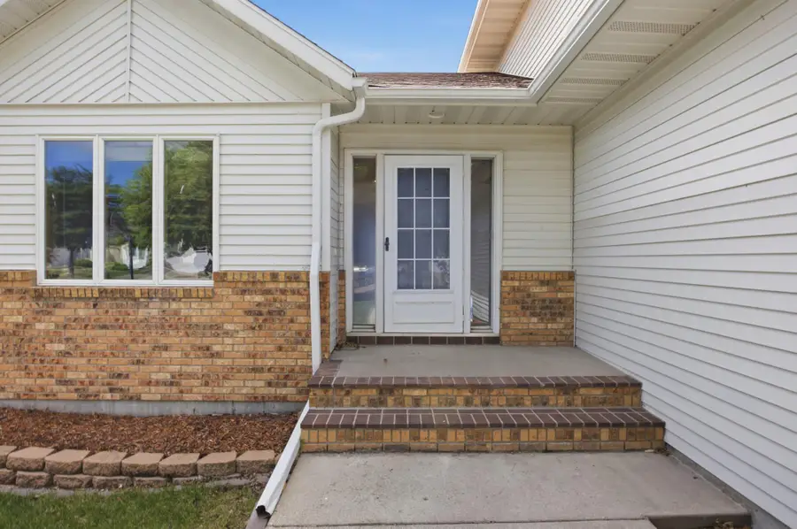 2901 32nd Street S, Fargo, ND 58103 - #2