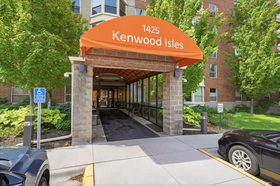 1425 W 28th Street #322, Minneapolis, MN 55408 - #2