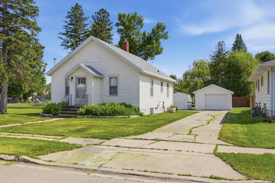 212 1st Avenue Sw, Dilworth, MN 56529 - #2