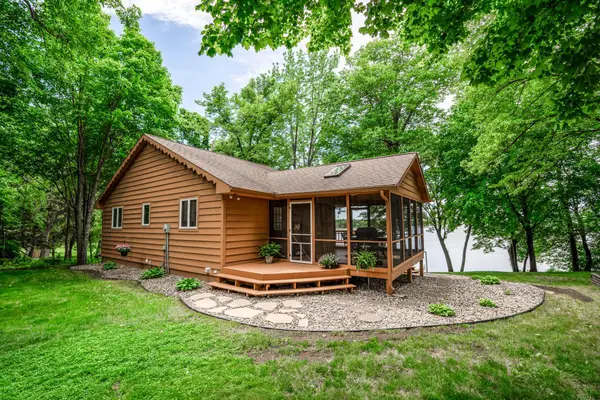 21566 62nd Street Nw, Sunburg, MN 56289