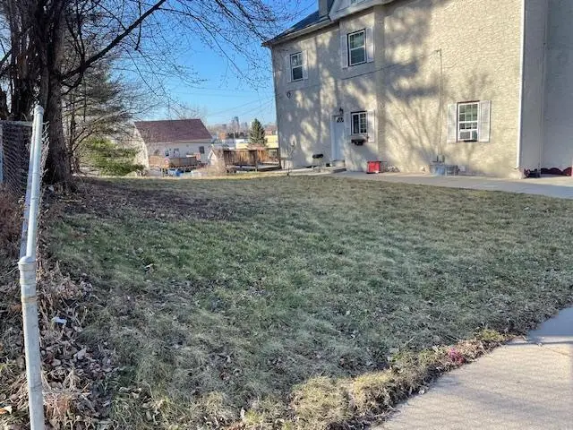678 Lawson Avenue E, Saint Paul, MN 55106 - #3