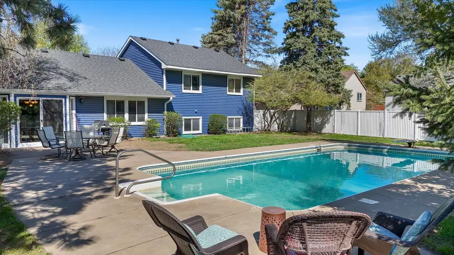 512 Hyde Avenue N, Mahtomedi, MN 55115 - #2