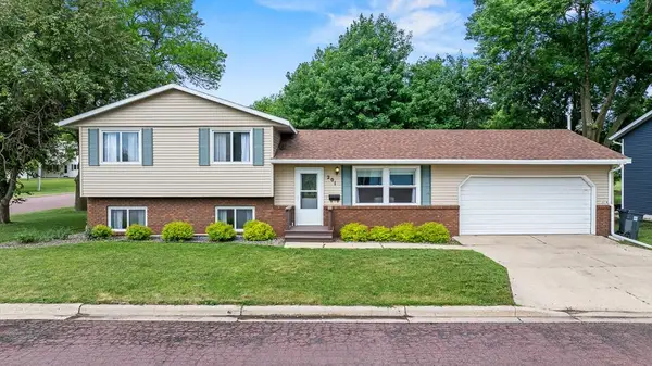 201 3rd Street E, Tracy, MN 56175