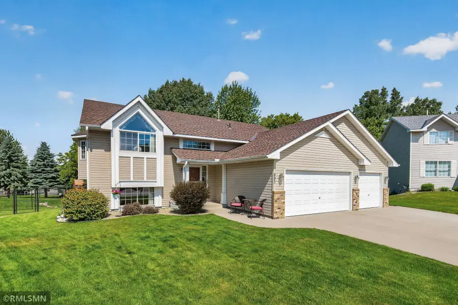 893 Marnie Circle S, Maplewood, MN 55119 - #2