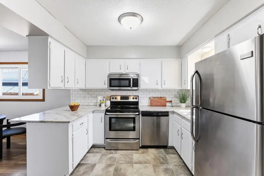936 Jefferson Avenue, Saint Paul, MN 55102 - #2