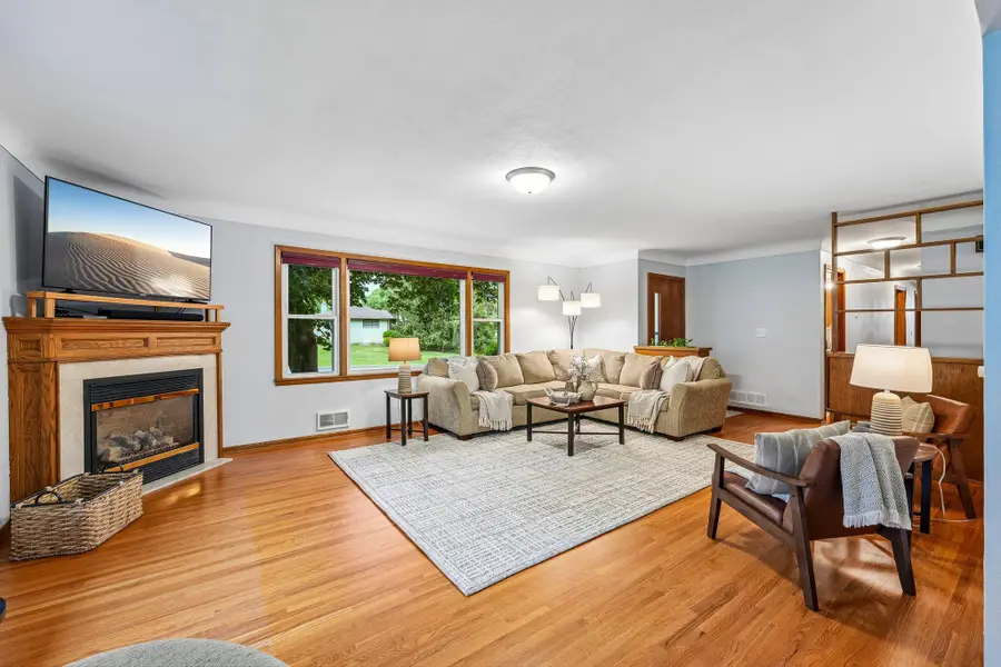1866 Sterling Avenue N, Maplewood, MN 55109 - #2