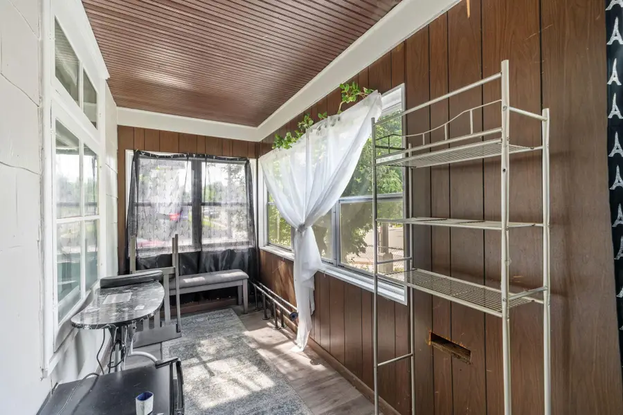 1062 Minnehaha Avenue E, Saint Paul, MN 55106 - #2