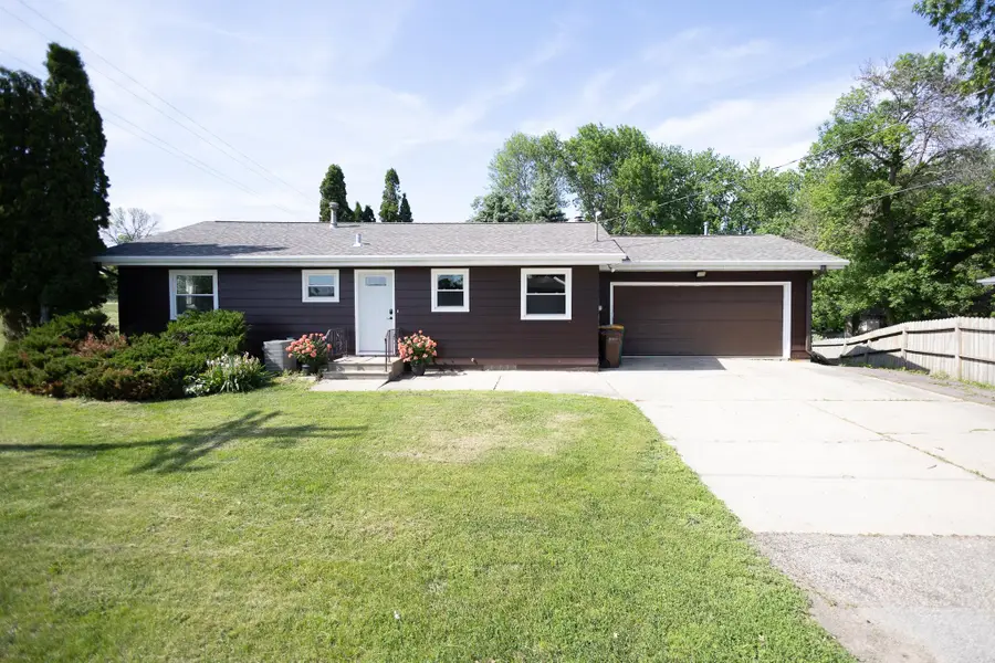 2101 Kenneth Drive, Albert Lea, MN 56007 - #2