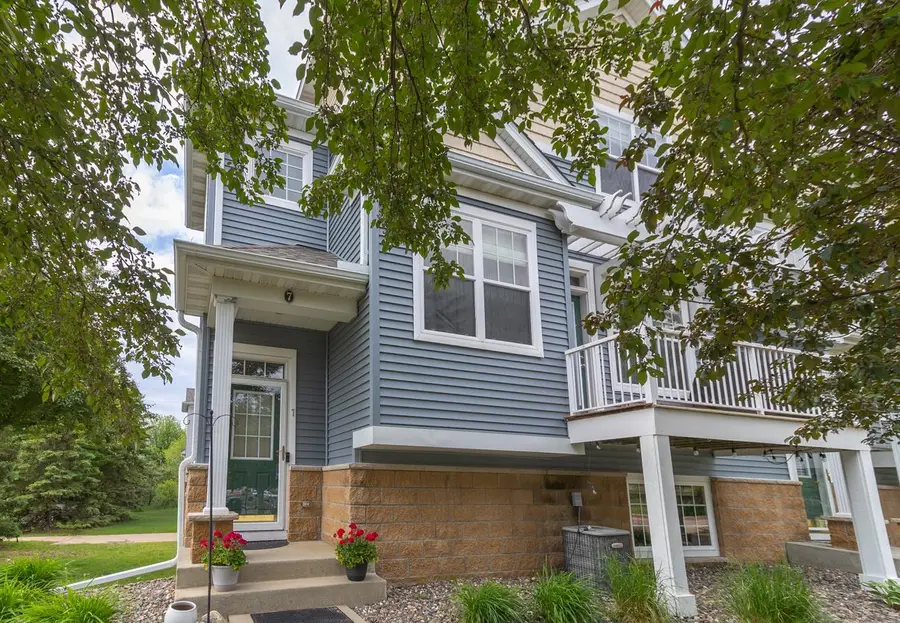 1691 Village Trail E #7, Maplewood, MN 55109 - #2
