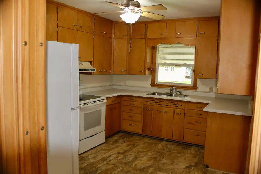 827 Ash Avenue, Gibbon, MN 55335 - #3