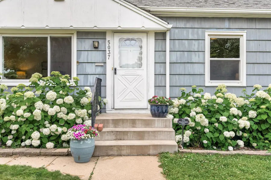 5037 Upton Avenue N, Minneapolis, MN 55430 - #2