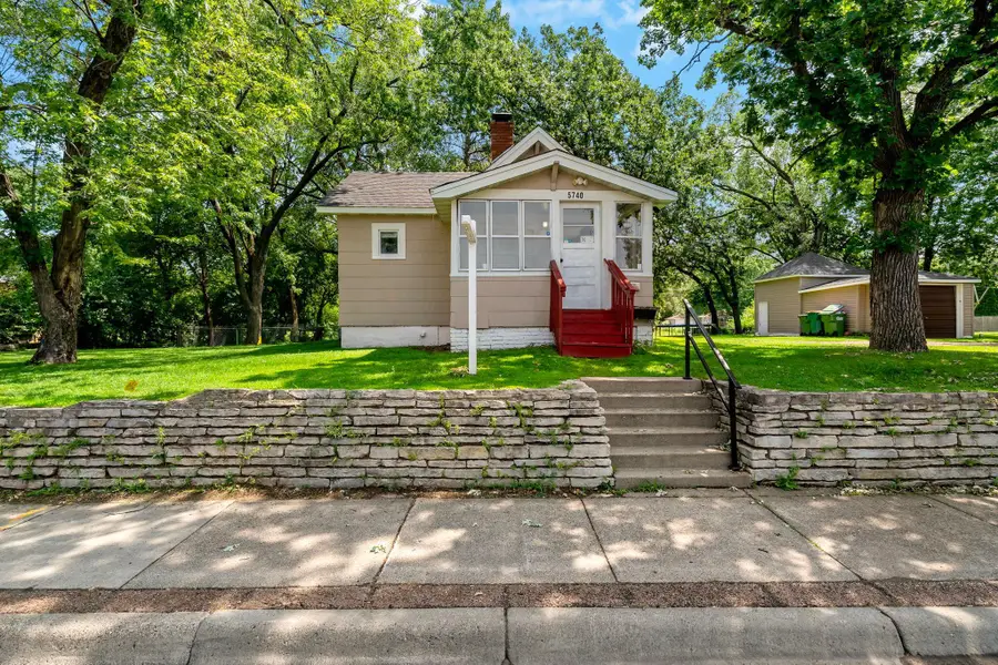 5740 Dupont Avenue N, Brooklyn Center, MN 55430 - #2