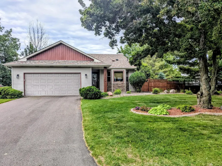 2581 Henslow Avenue N, Oakdale, MN 55128 - #2
