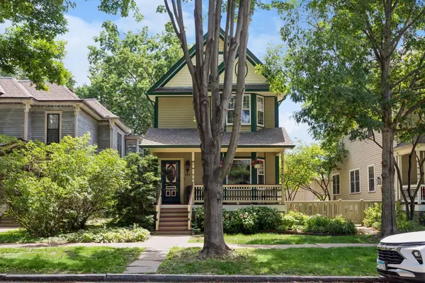 484 Laurel Avenue, Saint Paul, MN 55102