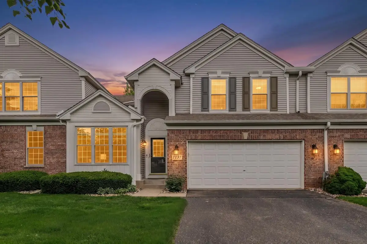 7137 Newbury Road, Woodbury, MN 55125 - #1