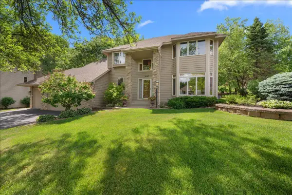 3667 Woodland Trail, Eagan, MN 55123