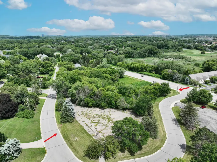 13901 St Andrews Drive, Eden Prairie, MN 55344 - #2