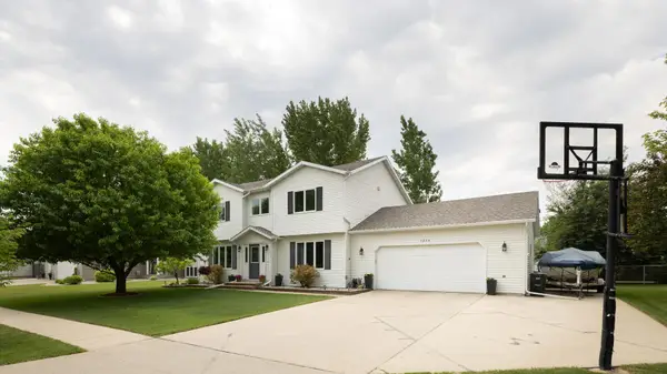 3228 36th Avenue S, Fargo, ND 58104