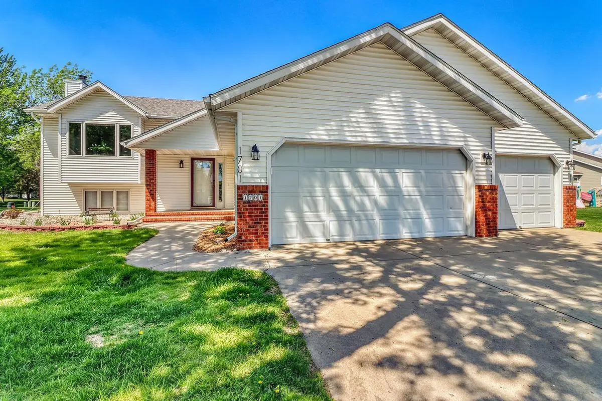 1701 33 1/2 Street S, Moorhead, MN 56560 - #1