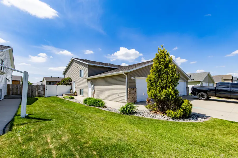 5242 49th Avenue S, Fargo, ND 58104 - #2
