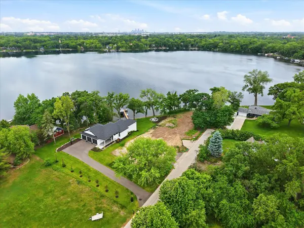 1184 Edgewater Avenue, Arden Hills, MN 55112