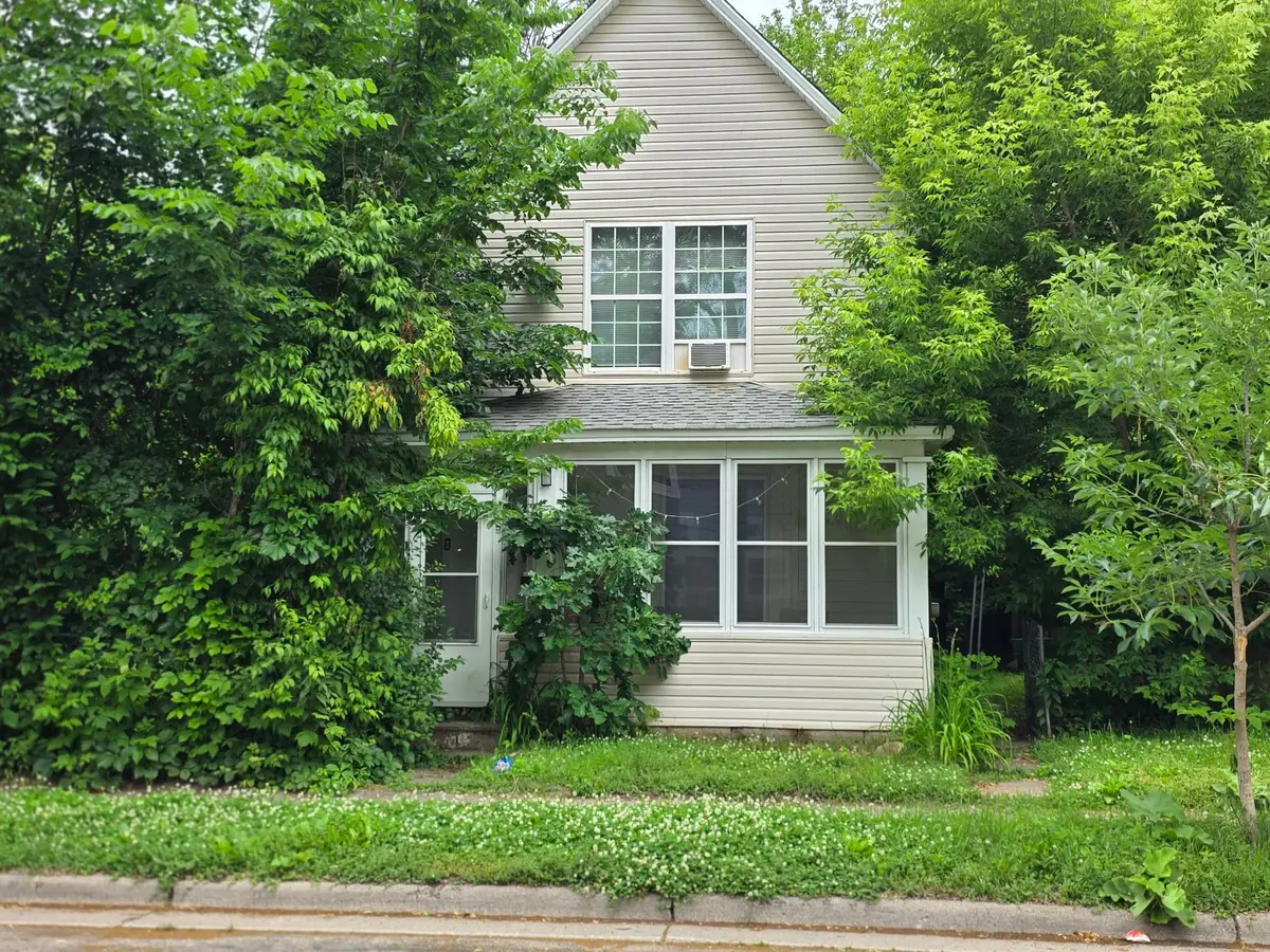 424 33rd Avenue N, Minneapolis, MN 55412 - #1