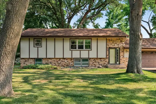 857 86th Avenue Nw, Coon Rapids, MN 55433