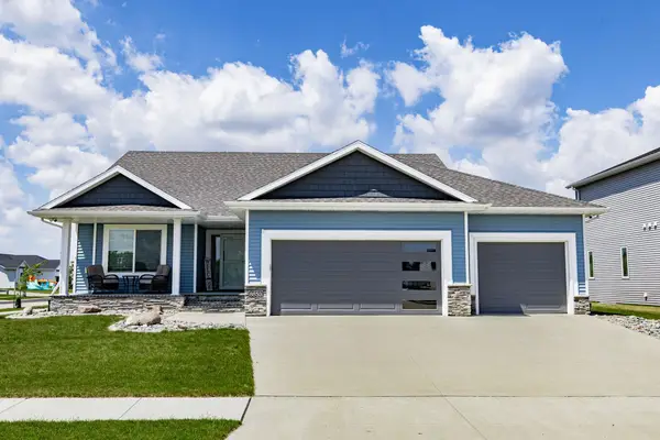 8853 Meadowlark Parkway, Horace, ND 58047