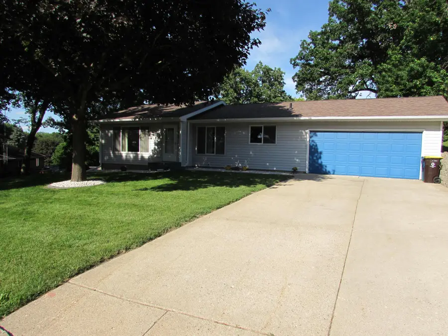 233 E Amber Lake Drive, Fairmont, MN 56031 - #2