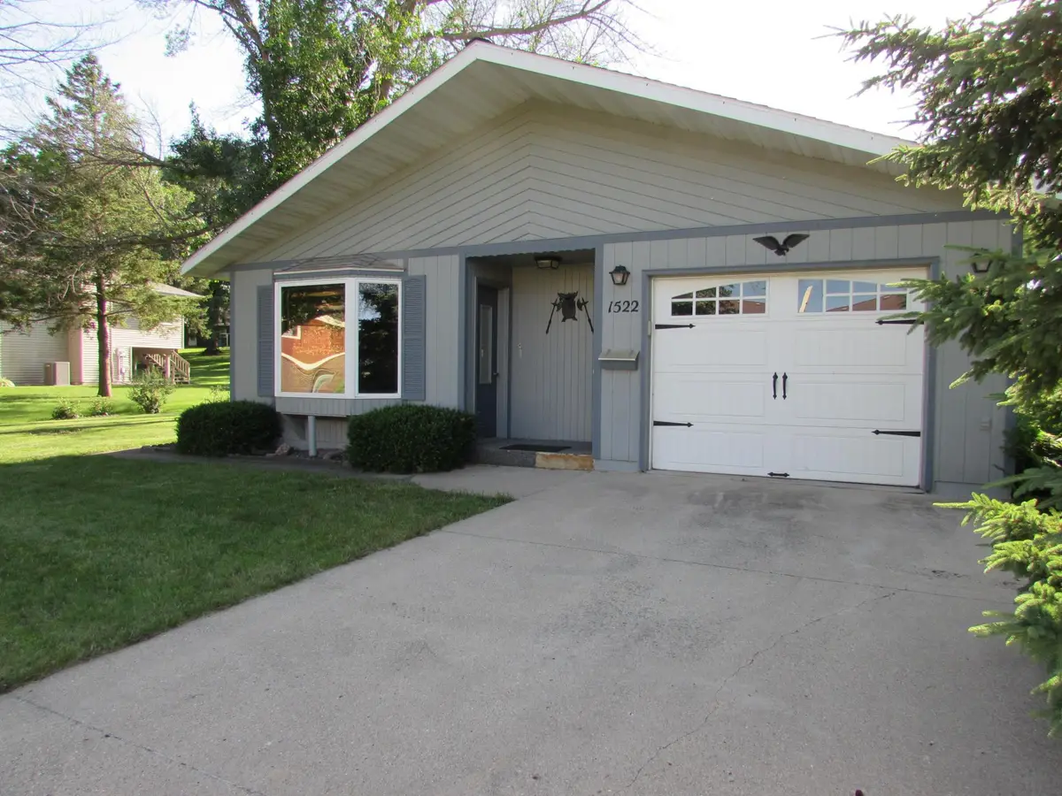 1522 Falcon Drive, Fairmont, MN 56031 - #1