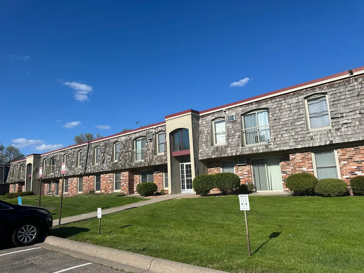 909 11th Avenue S #8, Hopkins, MN 55343 - #1