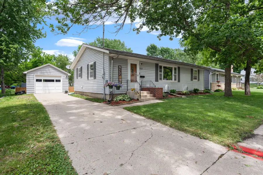 213 7th Avenue Ne, Waseca, MN 56093 - #2