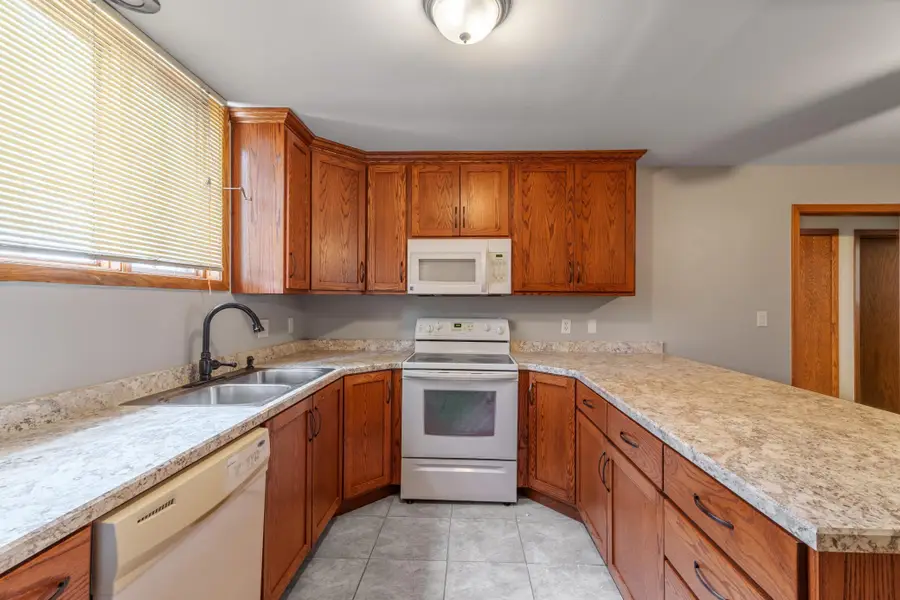 813 6th Avenue N #B7, Fargo, ND 58102 - #3