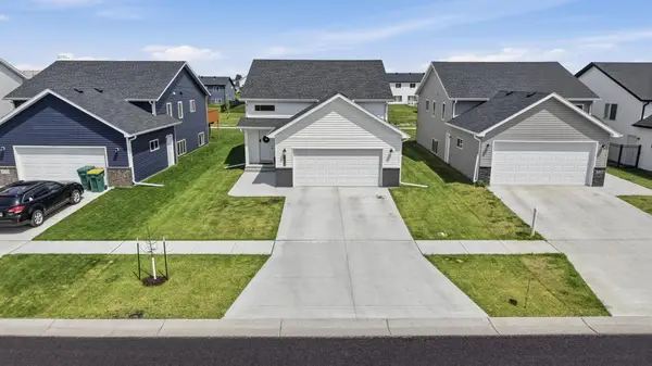 6321 Saint Ann Avenue, Horace, ND 58047