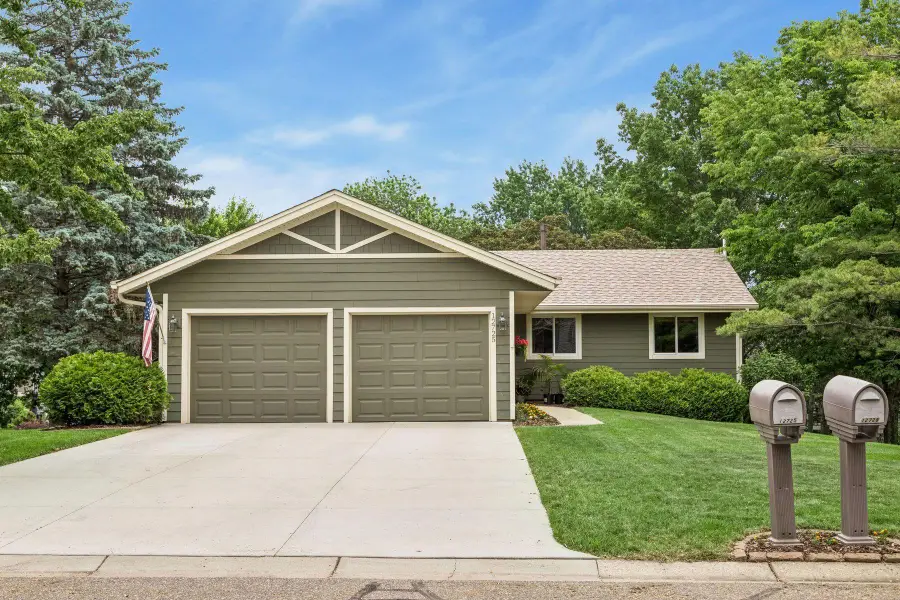 12725 Ethelton Way, Apple Valley, MN 55124 - #2