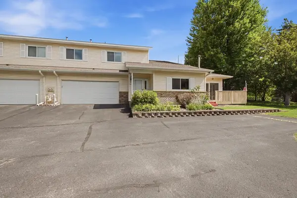 1174 Aston Circle, Burnsville, MN 55337