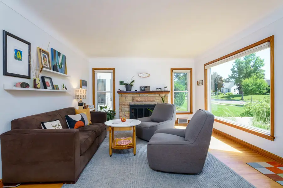 1373 Avon Street N, Saint Paul, MN 55117 - #2