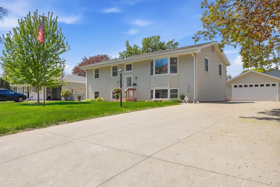 9306 Oakland Avenue S, Bloomington, MN 55420 - #2