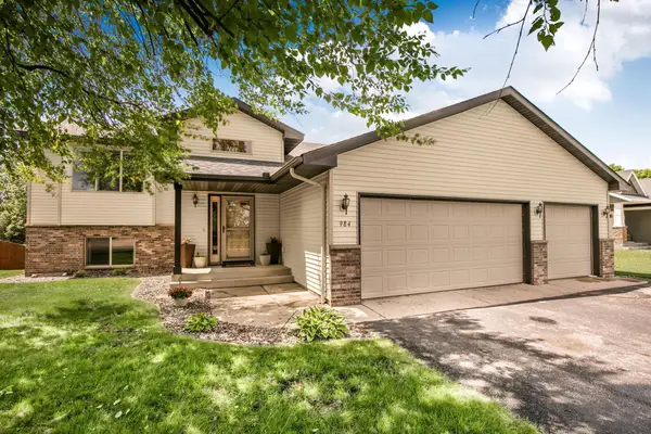 984 Waters Edge Circle, Avon, MN 56310