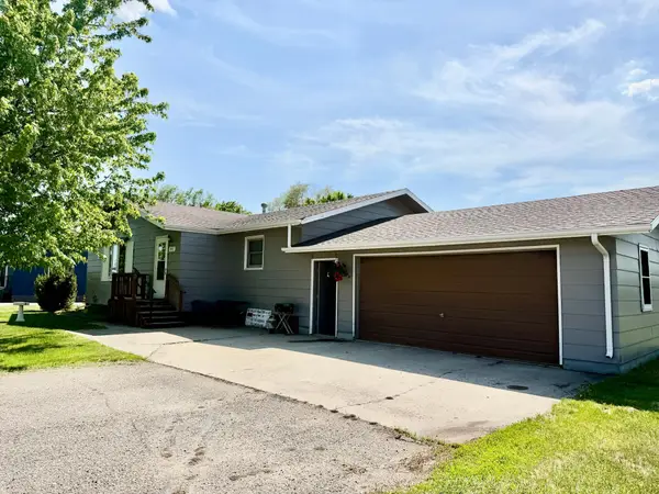 405 S 3rd Street, Oakes, ND 58474
