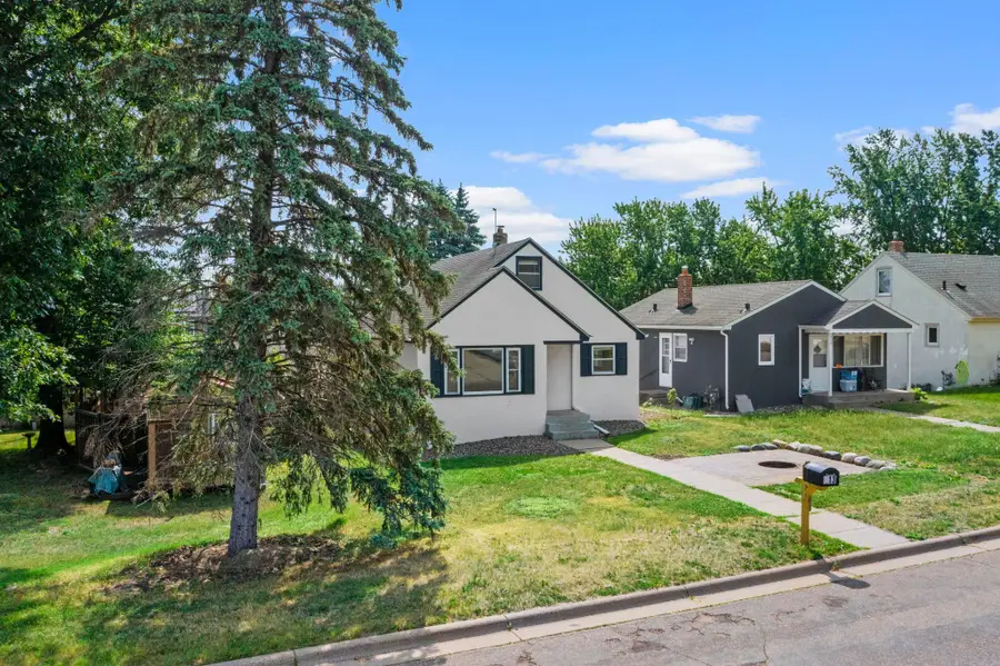 513 9th Avenue S, South Saint Paul, MN 55075 - #3