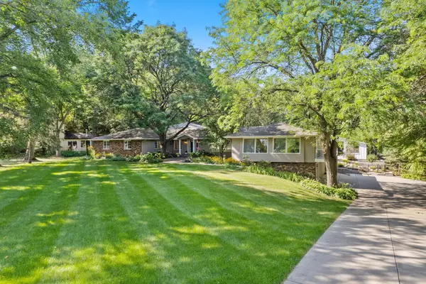 8100 Oakmere Road, Bloomington, MN 55438