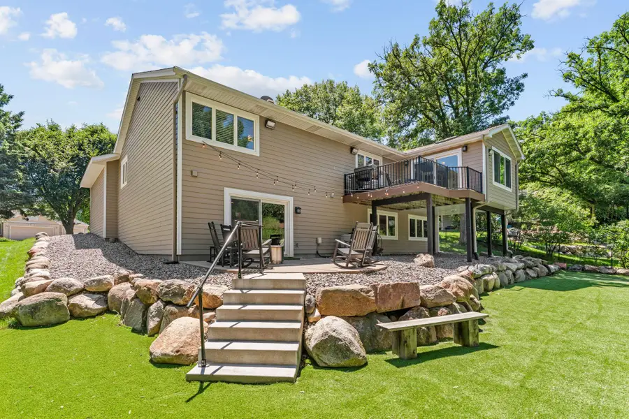 3042 12th Street Nw, New Brighton, MN 55112 - #3