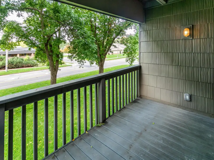 2800 Hamline Avenue N #217, Roseville, MN 55113 - #2