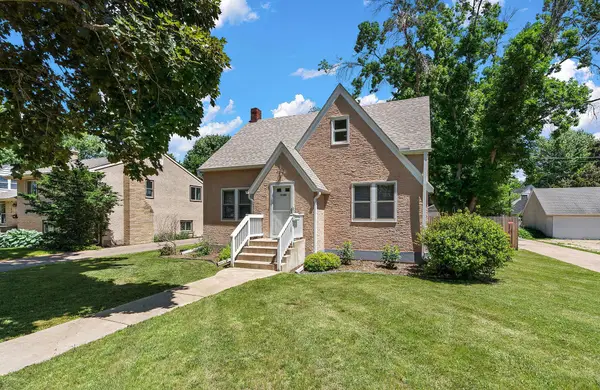 1746 Holton Street, Falcon Heights, MN 55113