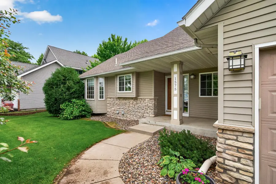1575 Windsor Drive S, Shakopee, MN 55379 - #2